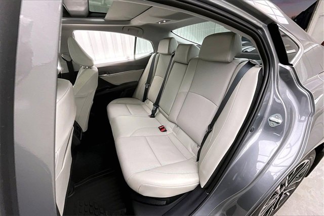 Used 2025 Toyota Camry XLE image 20