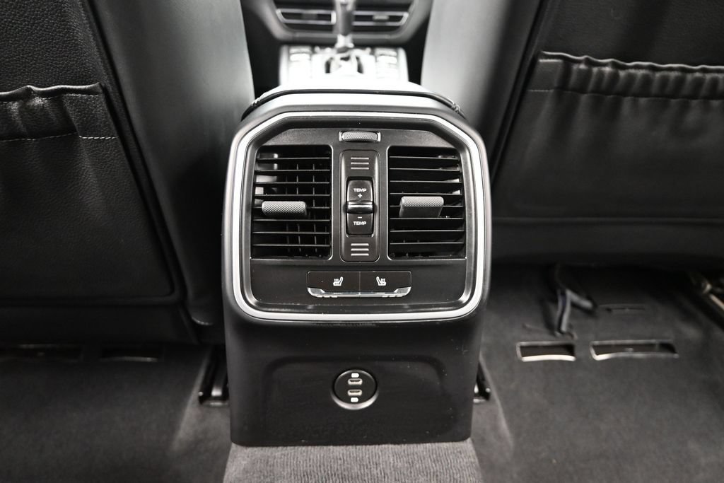 Used 2020 Porsche Macan AWD/4WD image 15