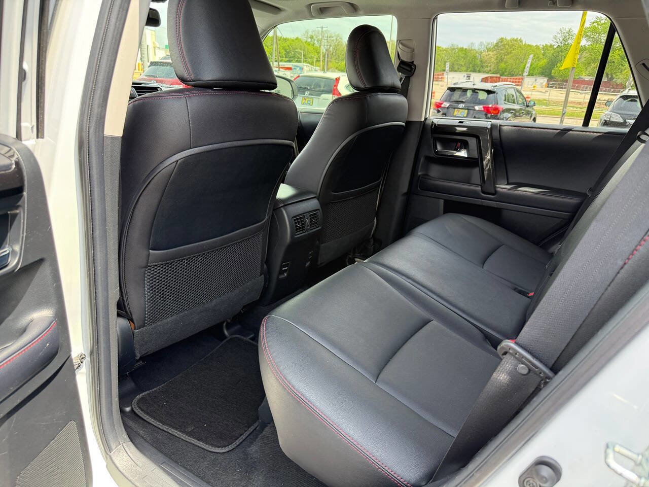 Used 2018 Toyota 4Runner TRD Off-Road Premium AWD/4WD image 27