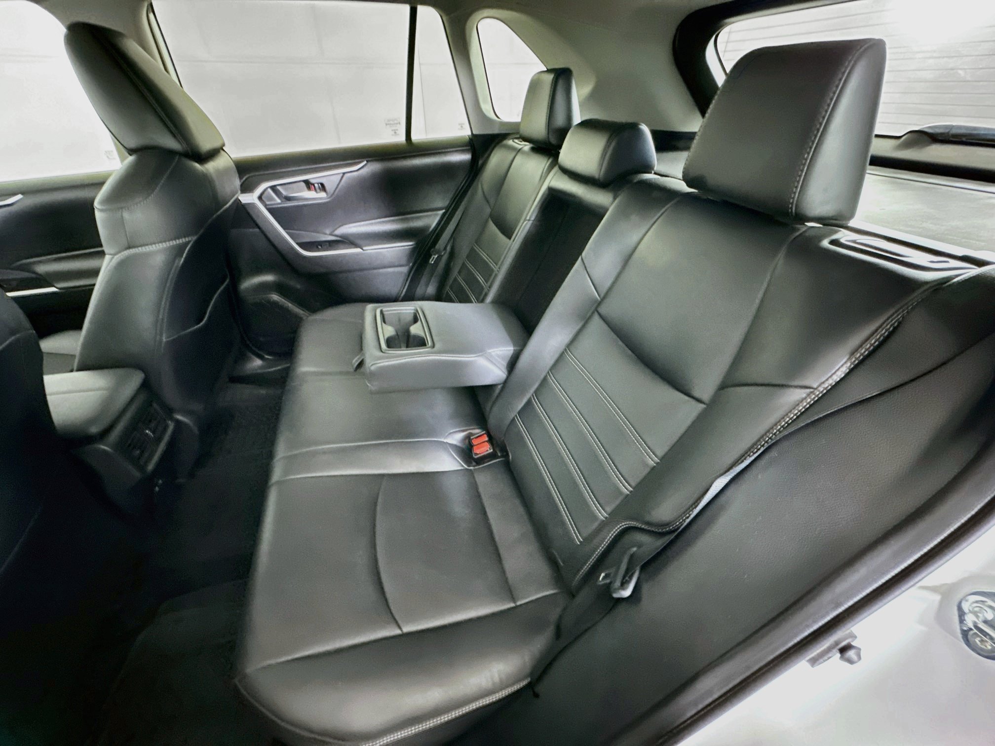 Used 2020 Toyota RAV4 XLE Premium w/ Carpet Mat Package FWD image 28