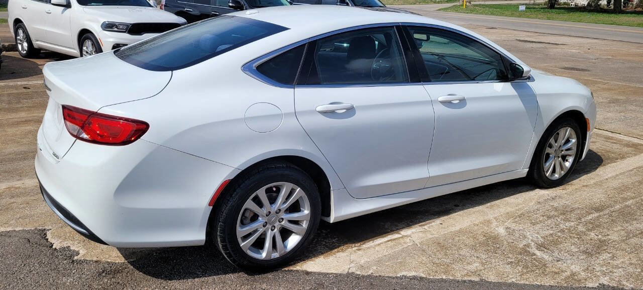 Used 2015 Chrysler 200 Limited w/ Convenience Group image 6