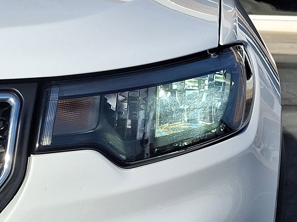 Used 2024 Jeep Compass Latitude image 9