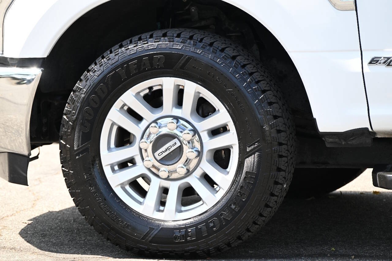 Used 2018 Ford F350 XLT w/ XLT Value Package RWD image 6