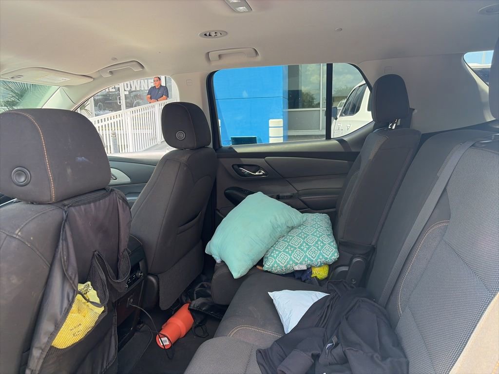 Used 2021 Chevrolet Traverse LS FWD image 13