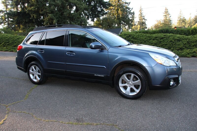 Used 2013 Subaru Outback 2.5i Limited AWD/4WD image 2