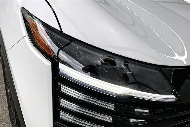 Certified 2025 Nissan Kicks SV AWD/4WD image 27