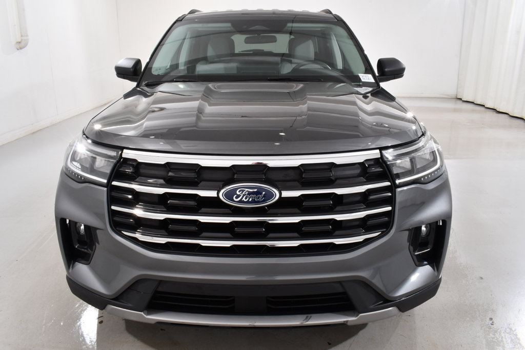 Used 2026 Ford Explorer Active w/ Active Comfort Package AWD/4WD image 3