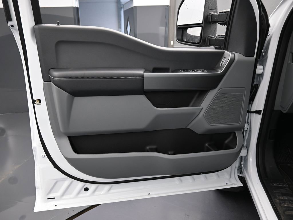 New 2026 Ford F350 4x4 Crew Cab Super Duty image 24