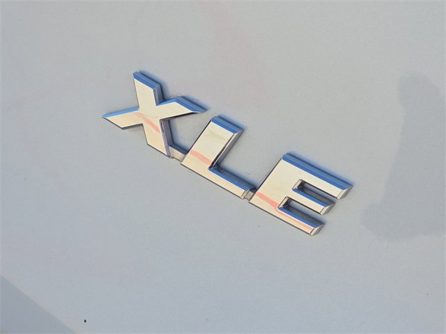 Used 2024 Toyota RAV4 XLE Premium image 10