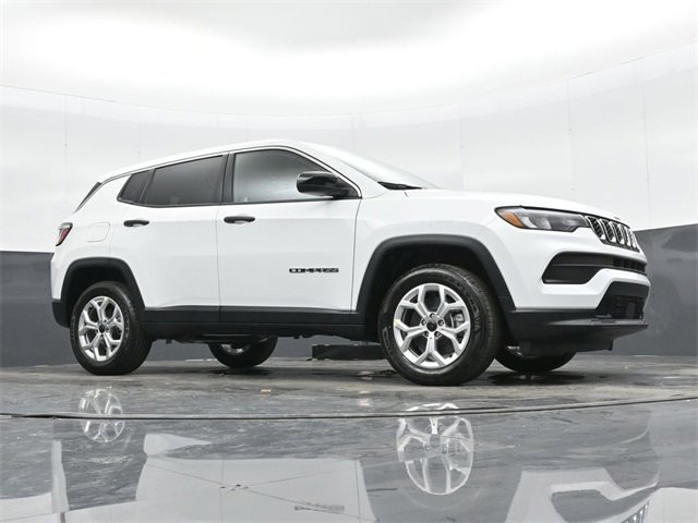 Used 2025 Jeep Compass Sport image 40