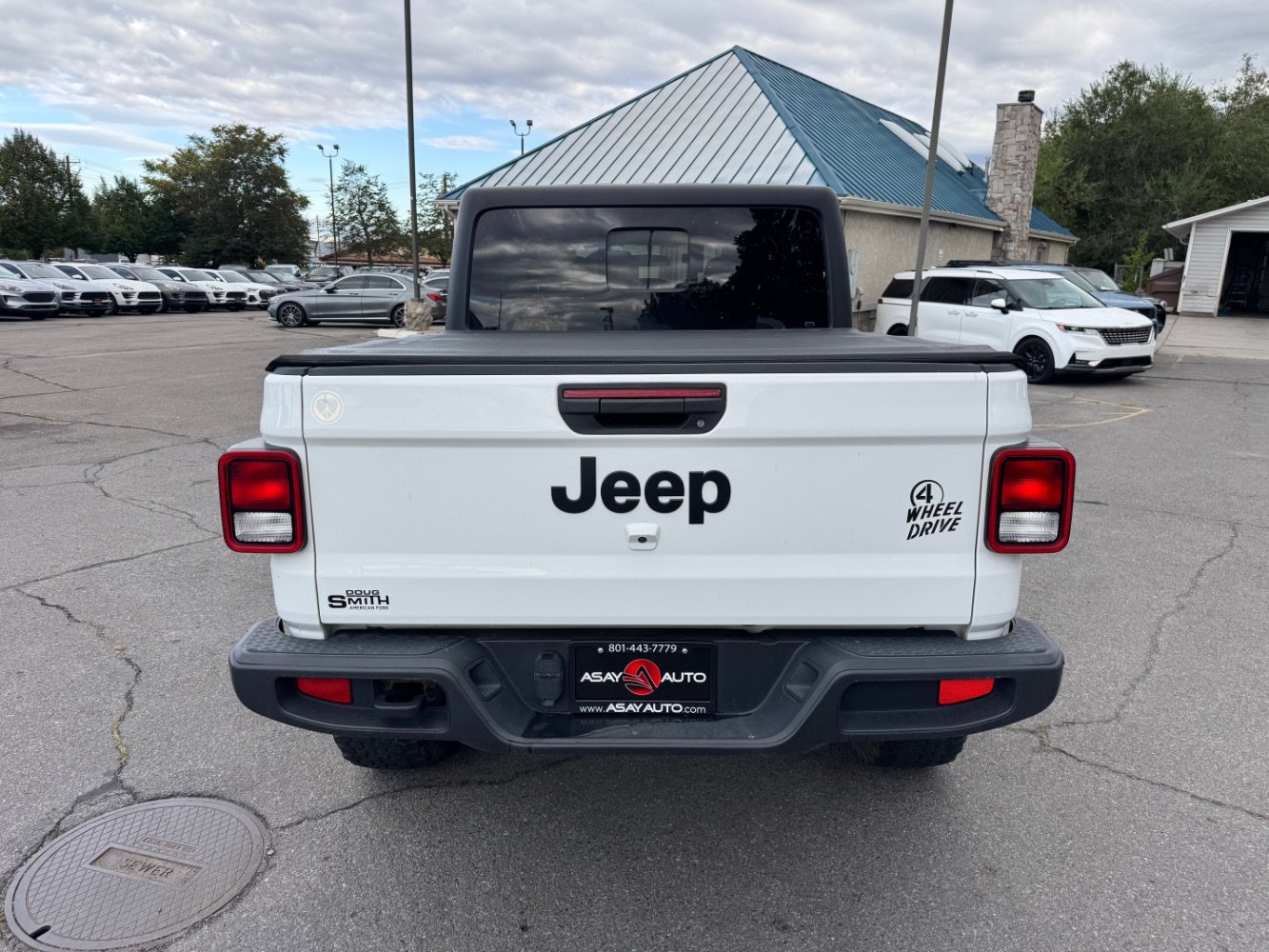 Used 2022 Jeep Gladiator Sport AWD/4WD image 4
