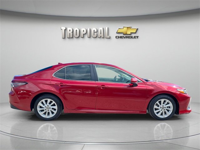 Used 2022 Toyota Camry LE image 5