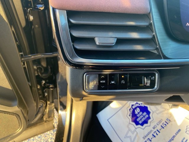 New 2025 Buick Envision Sport Touring image 19