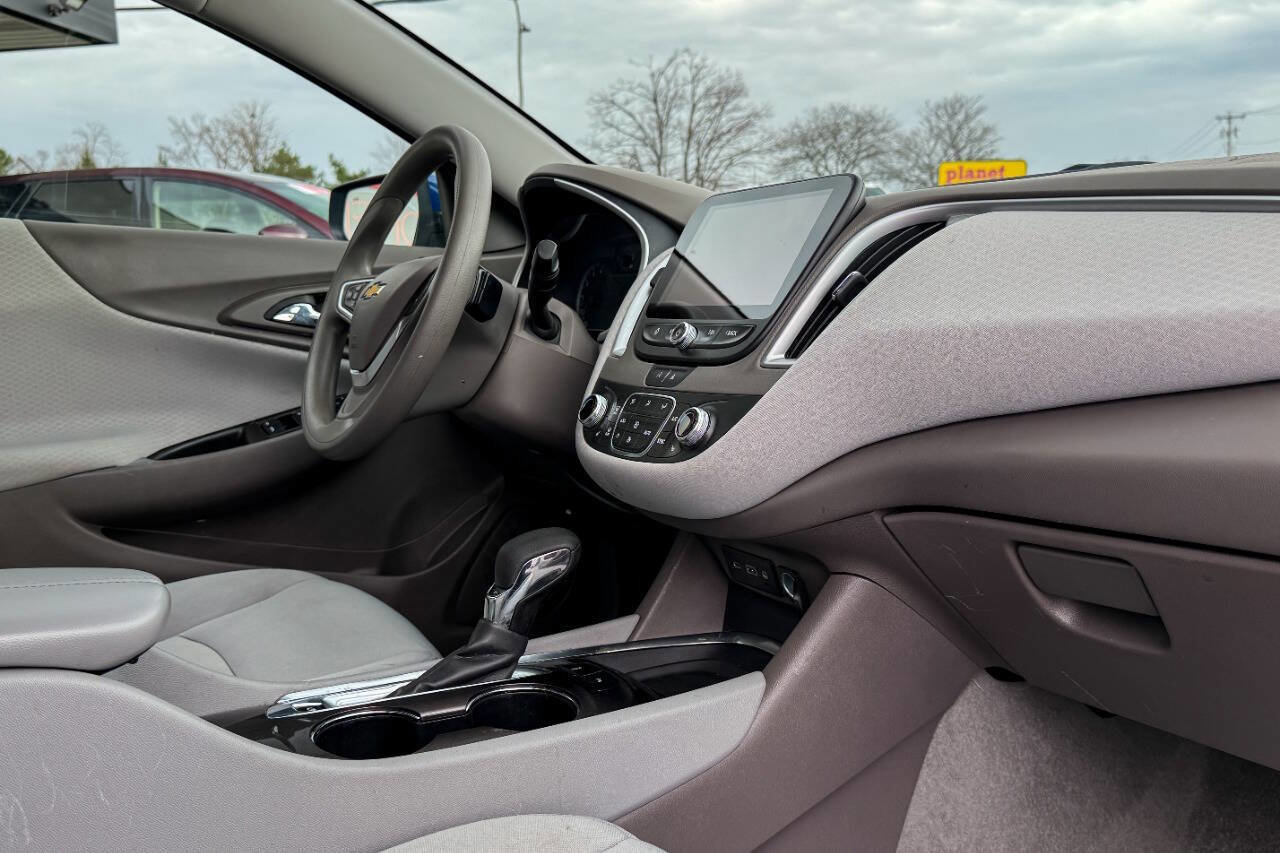 Used 2023 Chevrolet Malibu LT w/ Driver Confidence Package image 11