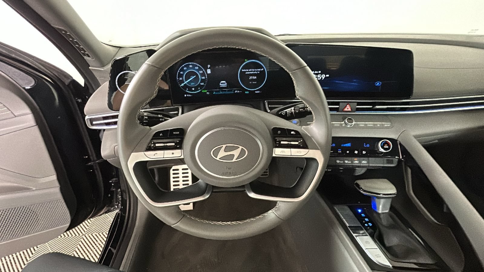 Certified 2025 Hyundai Elantra SEL FWD image 15