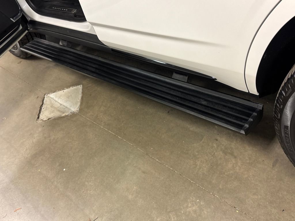 Certified 2023 Cadillac Escalade Sport w/ LPO, ONYX Package image 37