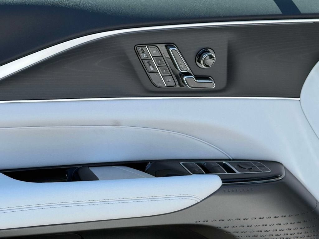 New 2026 Cadillac Lyriq Luxury RWD image 21