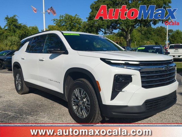 Used 2024 Chevrolet Traverse LT image 1