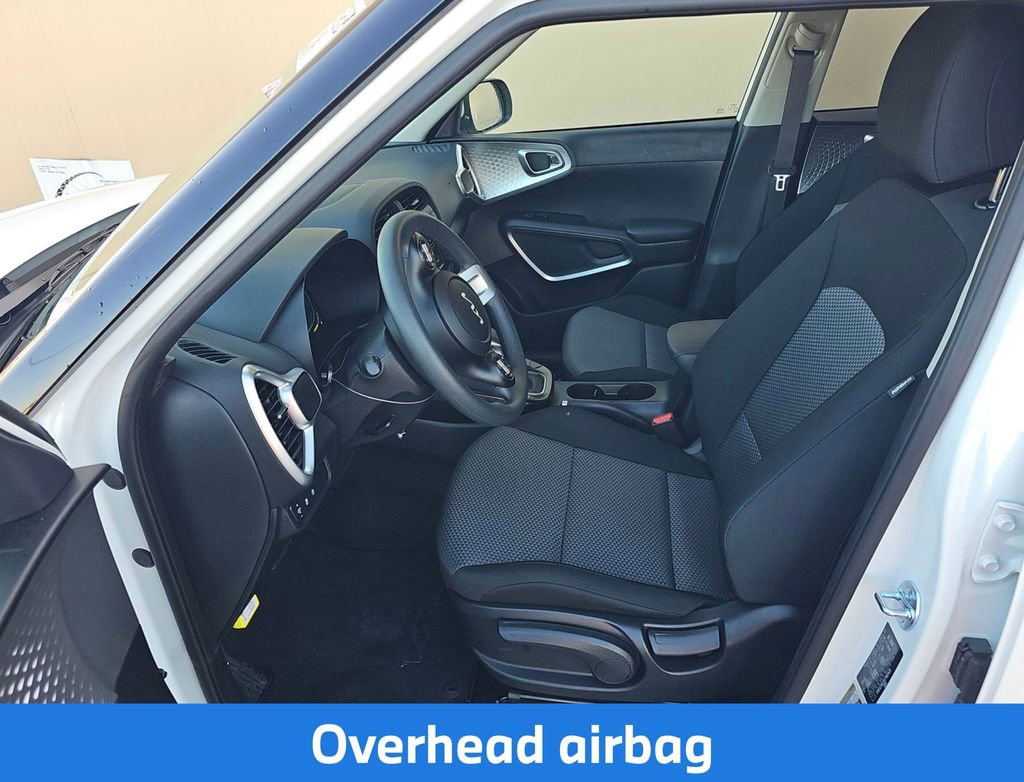 Used 2025 Kia Soul LX w/ LX Technology Package FWD image 11