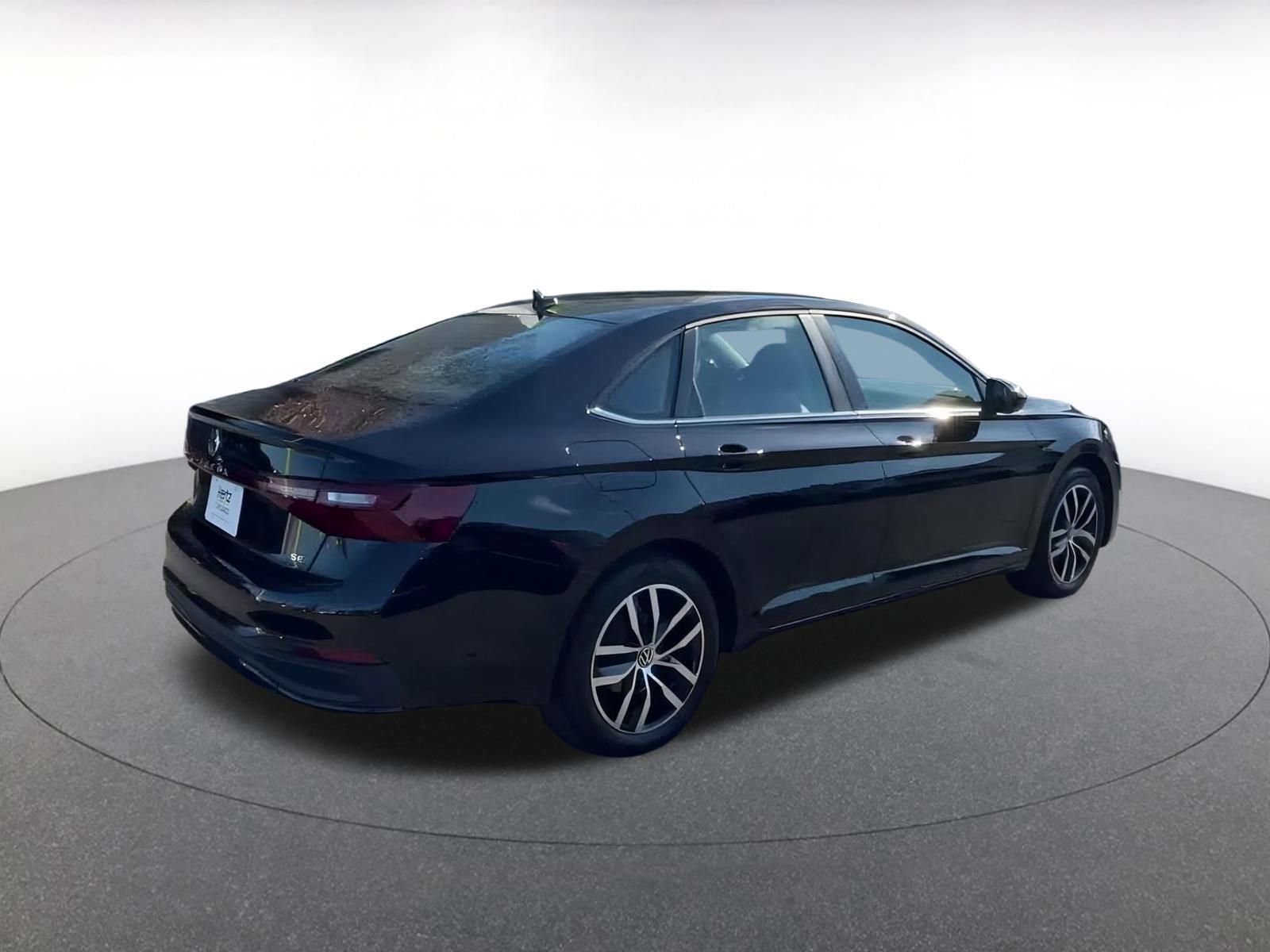 Used 2025 Volkswagen Jetta SE image 15