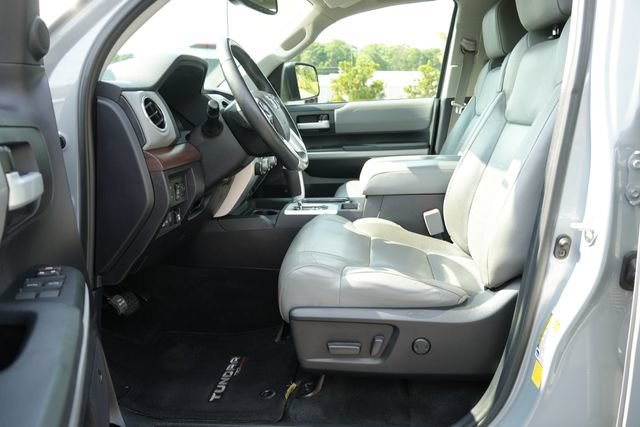 Used 2021 Toyota Tundra Limited w/ Limited Premium Package AWD/4WD image 22