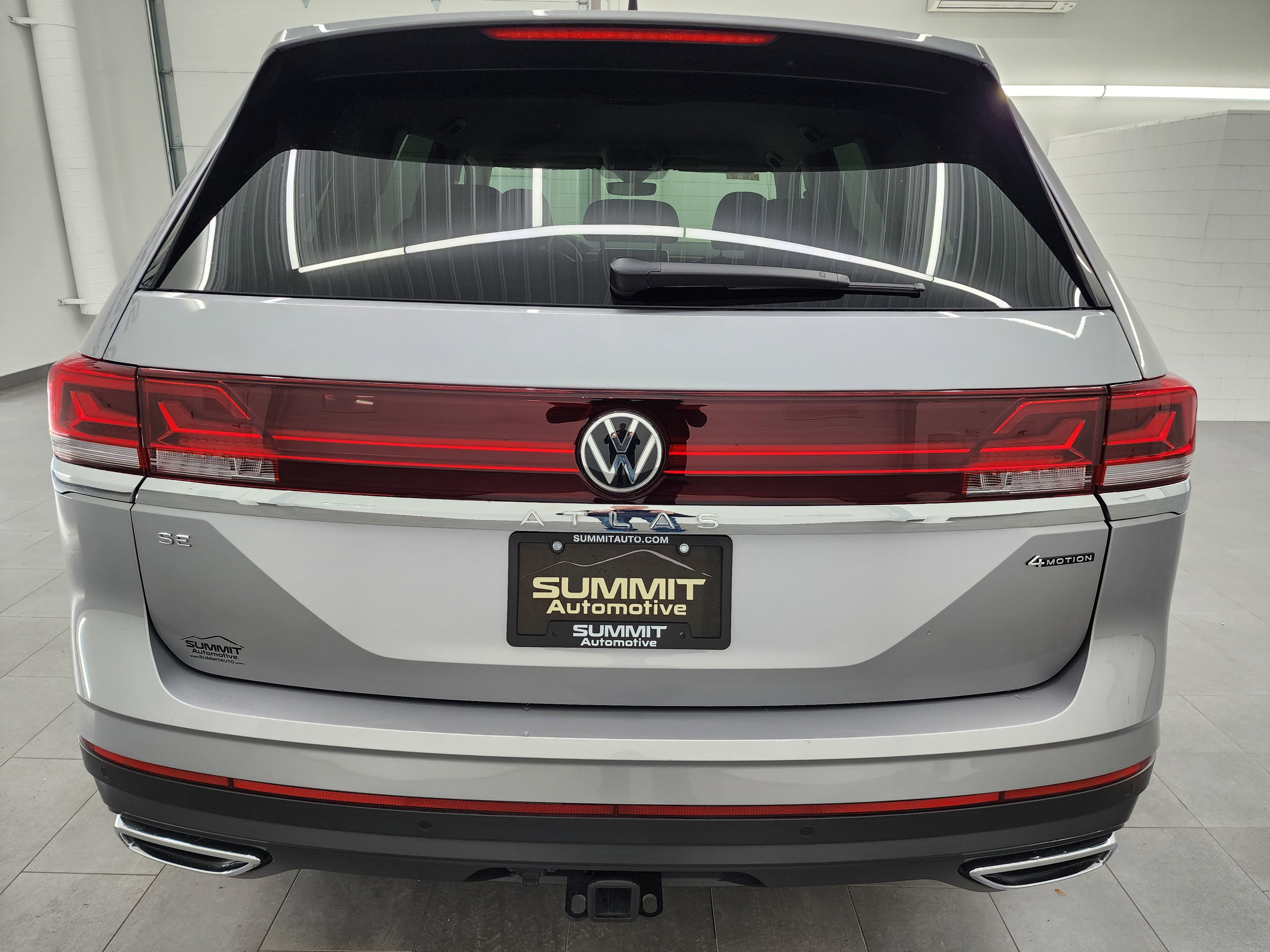 Used 2025 Volkswagen Atlas SE image 28