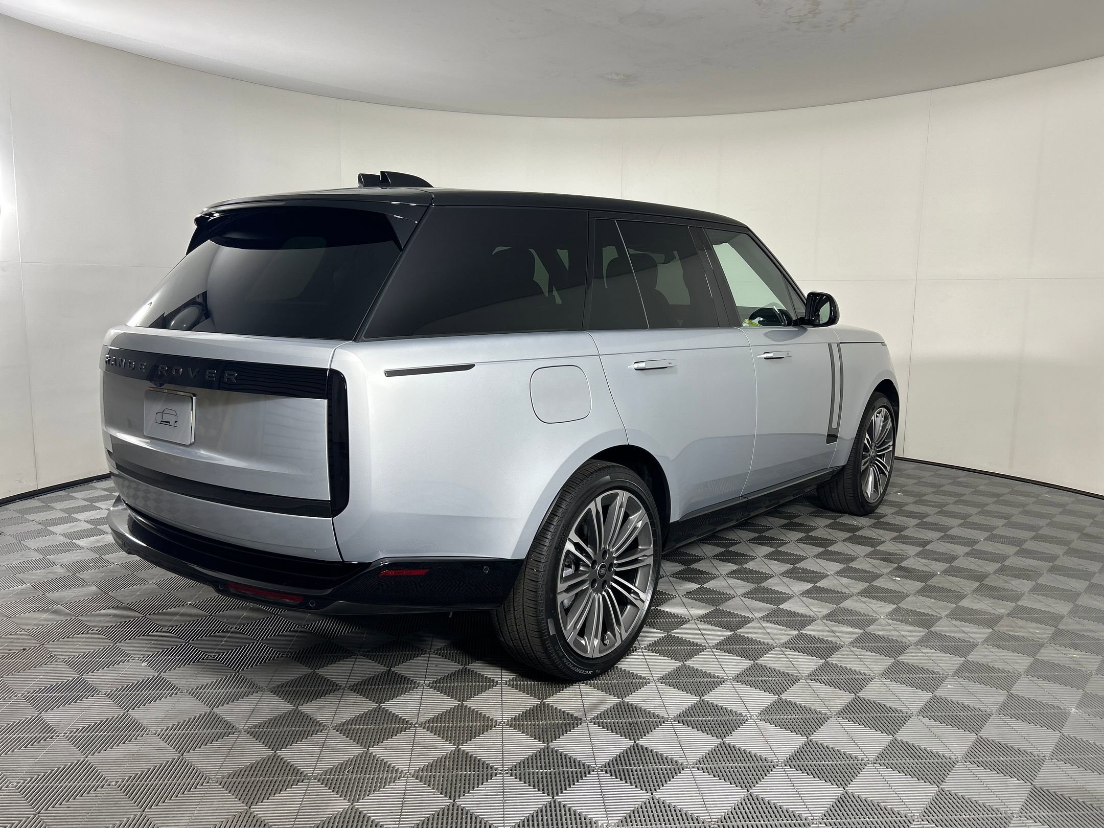 New 2025 Land Rover Range Rover SE image 7