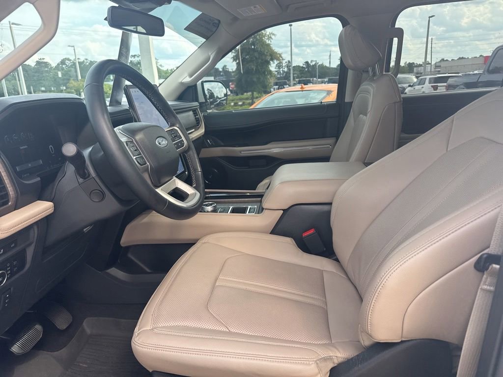 Used 2024 Ford Expedition Limited RWD image 9