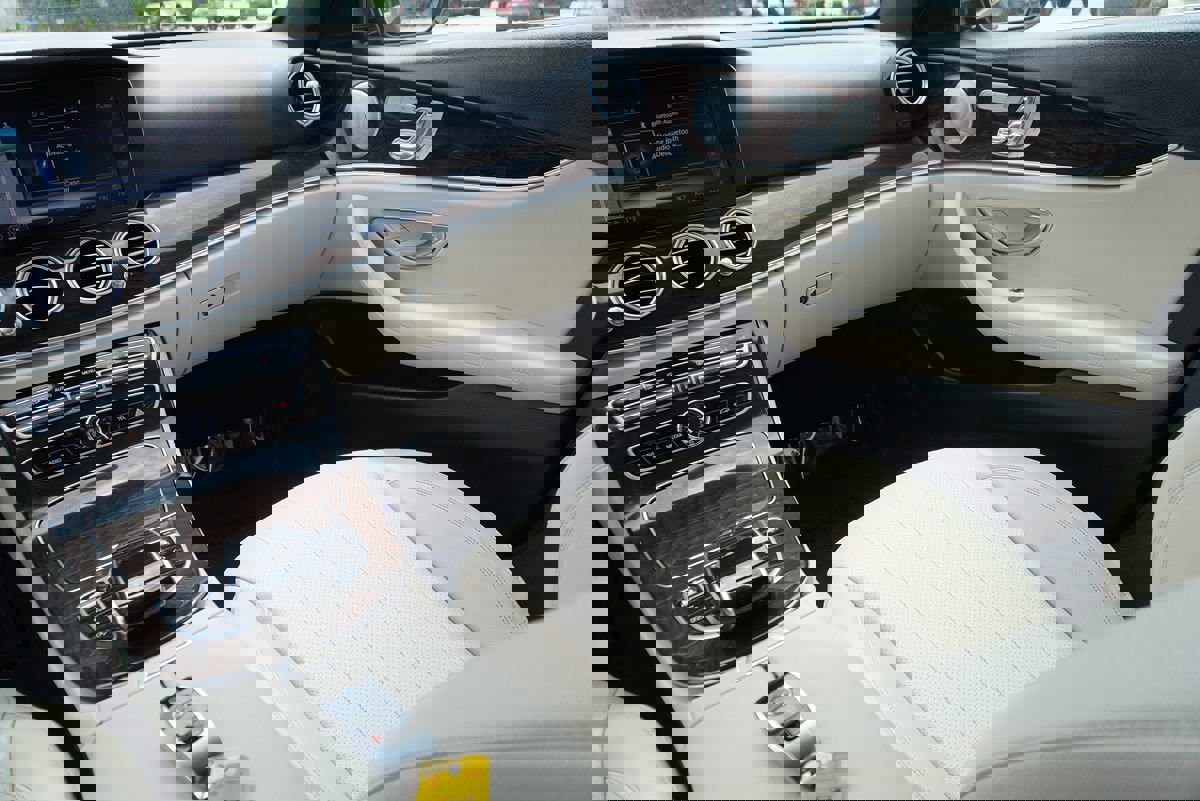 Used 2019 Mercedes-Benz E 300 image 22