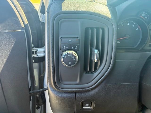 Used 2019 Chevrolet Silverado 1500 Custom w/ Custom Convenience Package RWD image 14