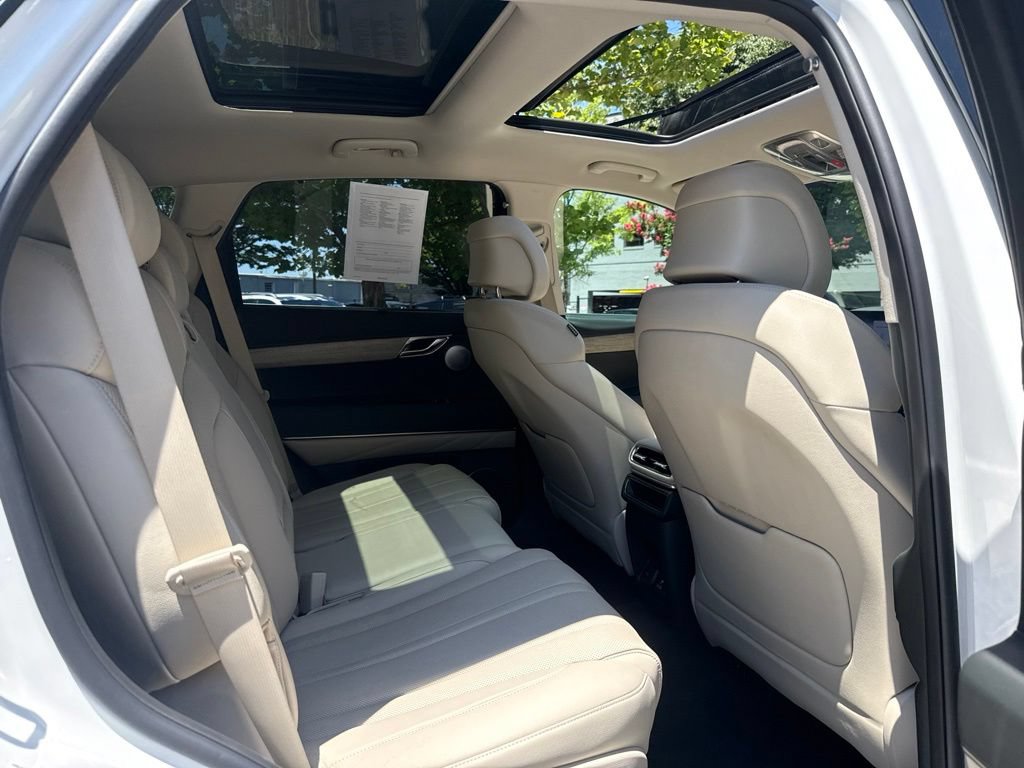 Certified 2025 Genesis GV80 2.5T Advanced AWD/4WD image 30
