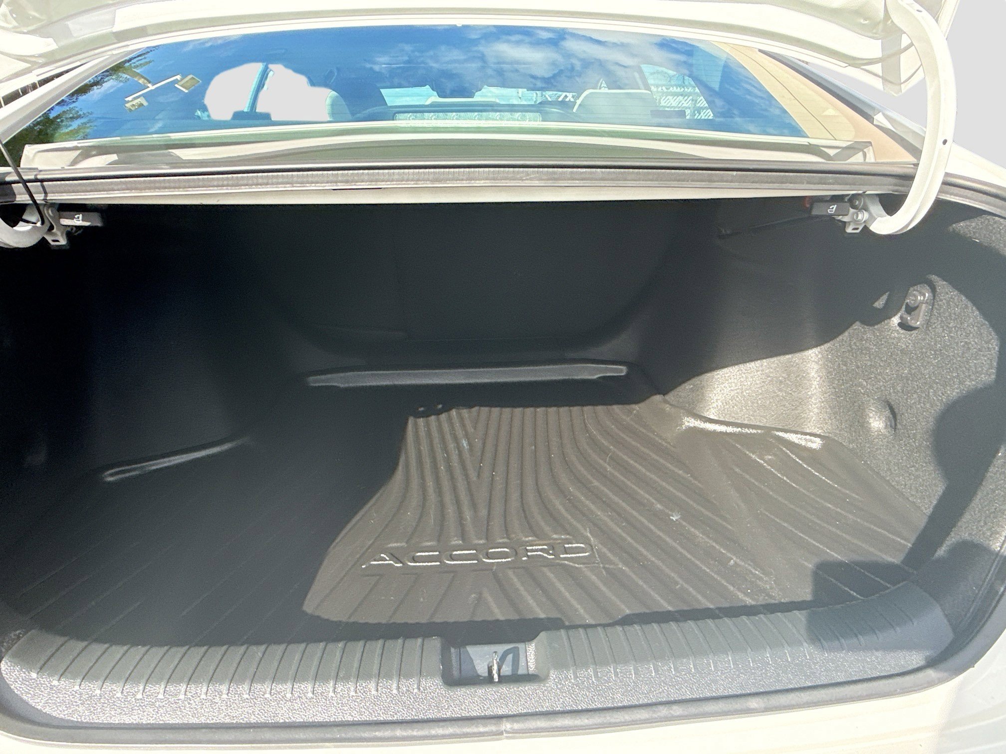 Used 2023 Honda Accord EX image 26