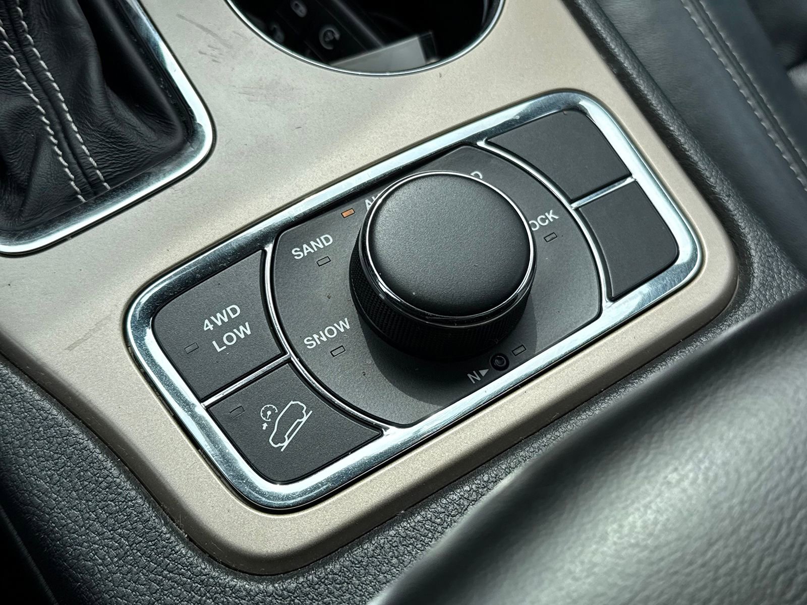 Used 2016 Jeep Grand Cherokee Limited image 26