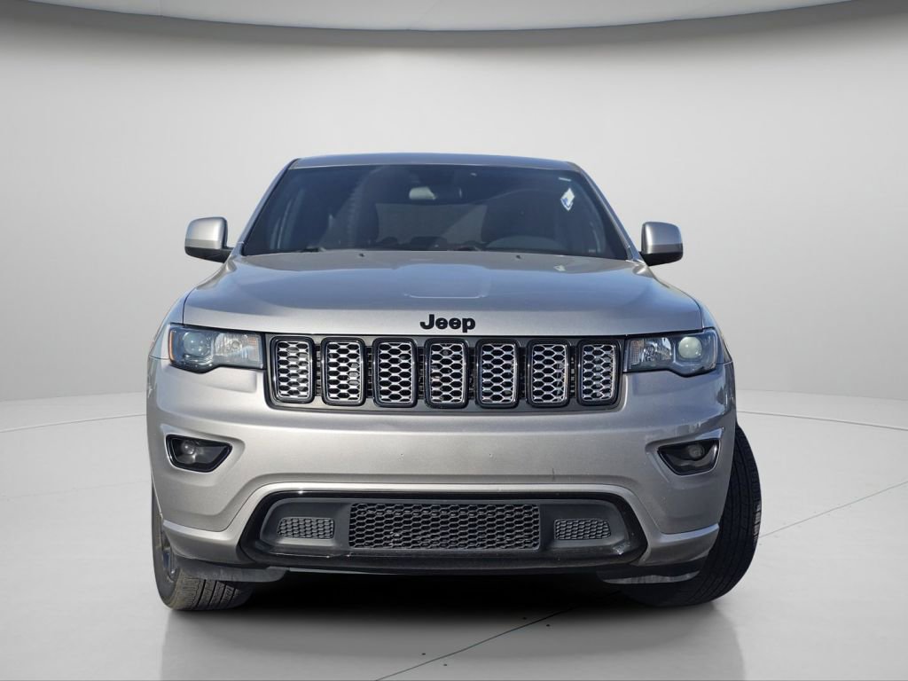 Used 2021 Jeep Grand Cherokee Laredo X image 3