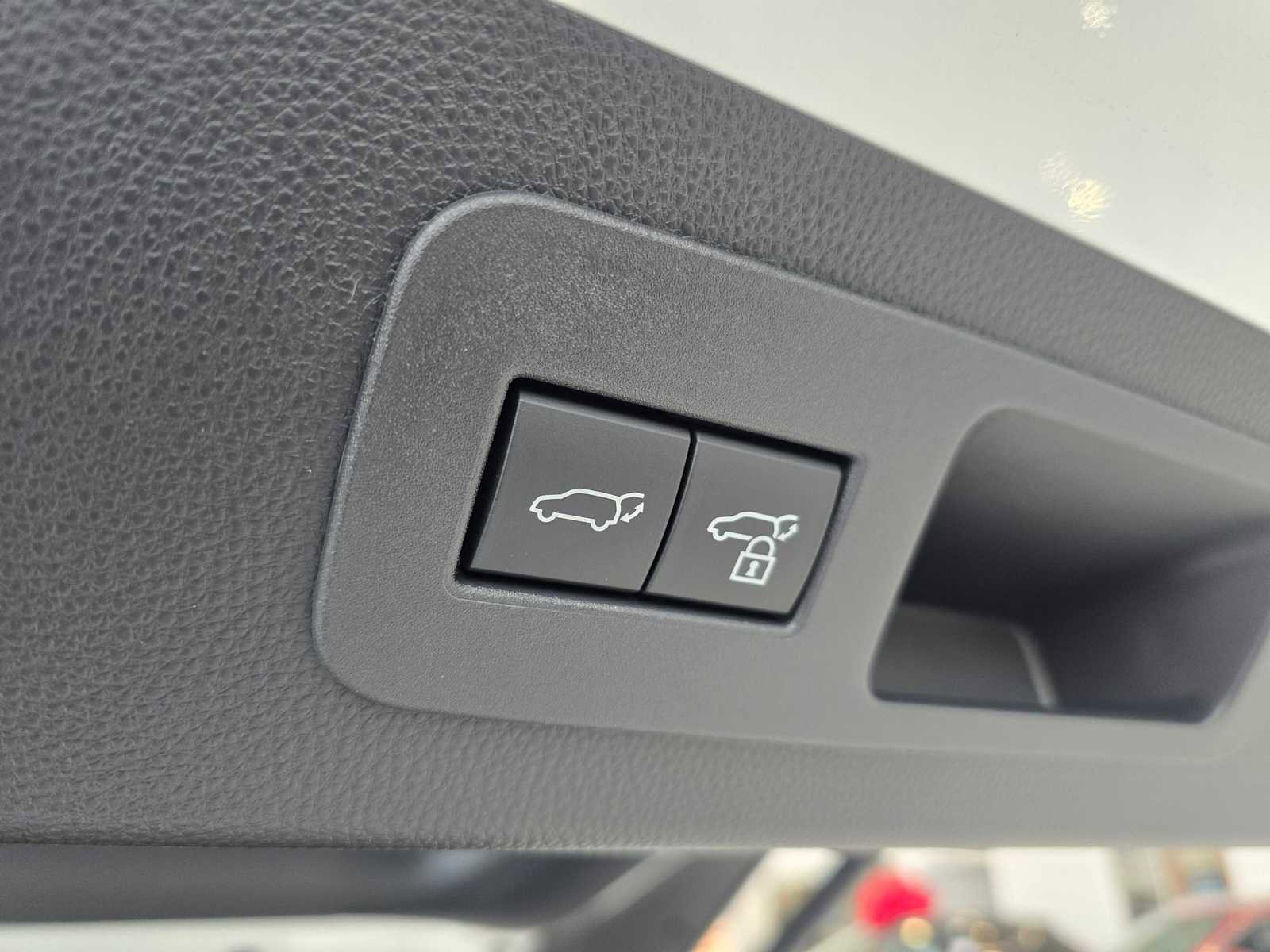 New 2026 Lexus LX 700h Luxury image 17