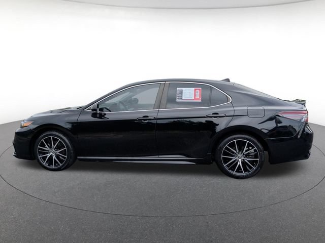 Used 2023 Toyota Camry SE FWD image 3