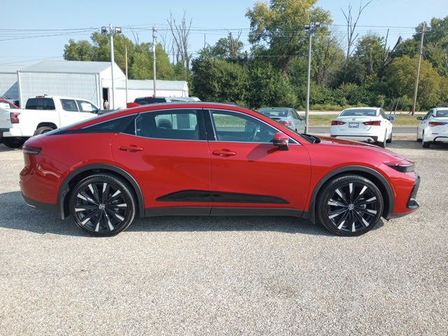 Used 2023 Toyota Crown Platinum image 2