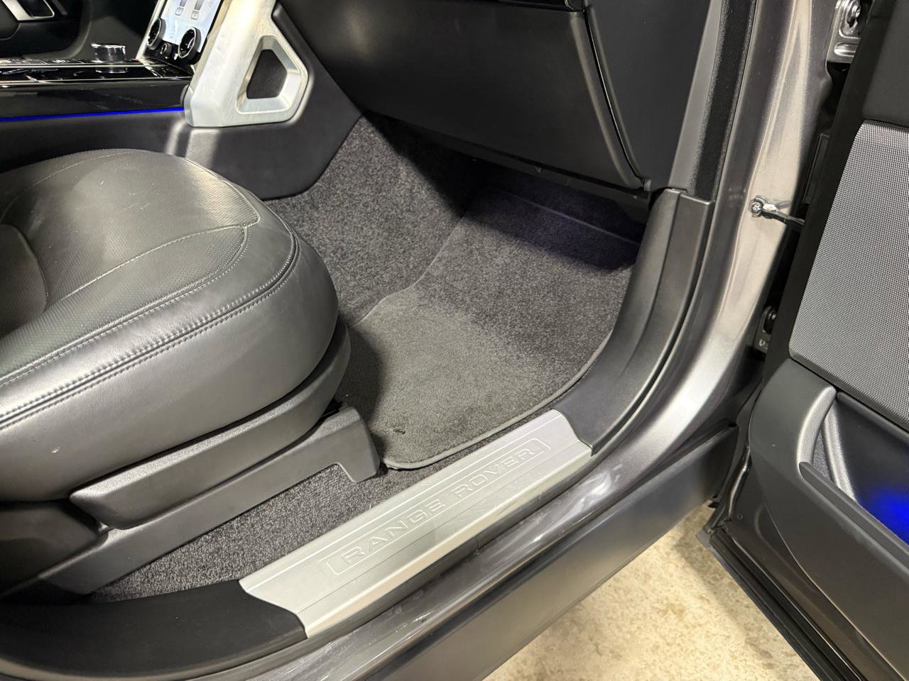 Used 2019 Land Rover Range Rover HSE AWD/4WD image 28