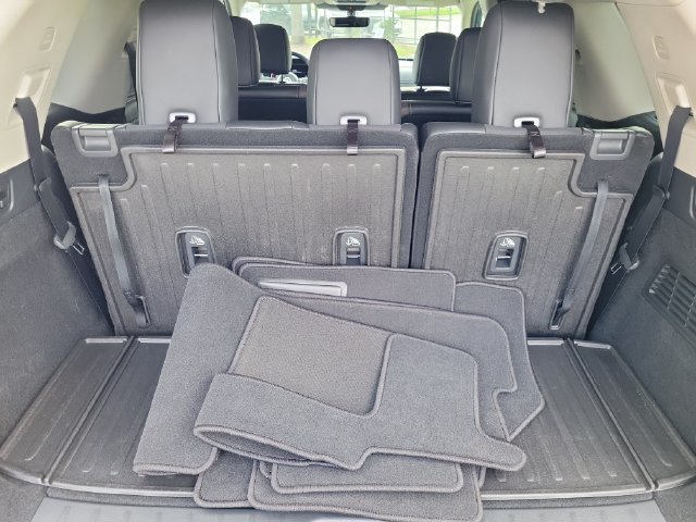 Used 2025 Nissan Pathfinder Platinum w/ Cargo Package FWD image 9