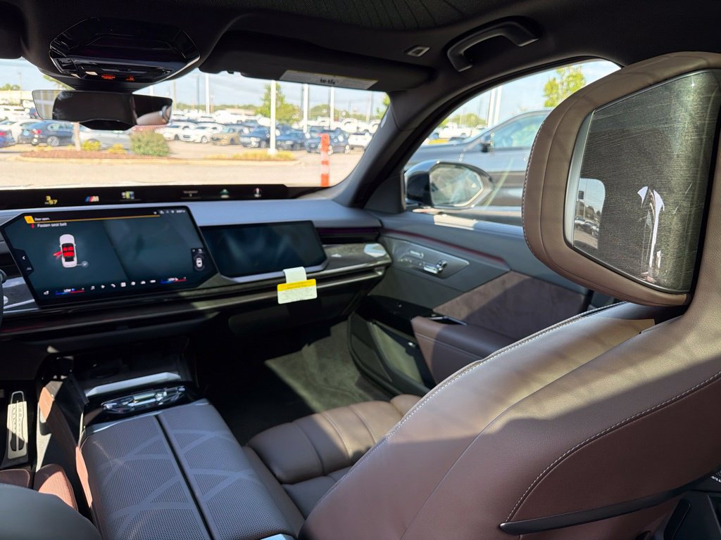 New 2027 BMW 740i xDrive w/ M Sport Professional Package AWD/4WD image 26