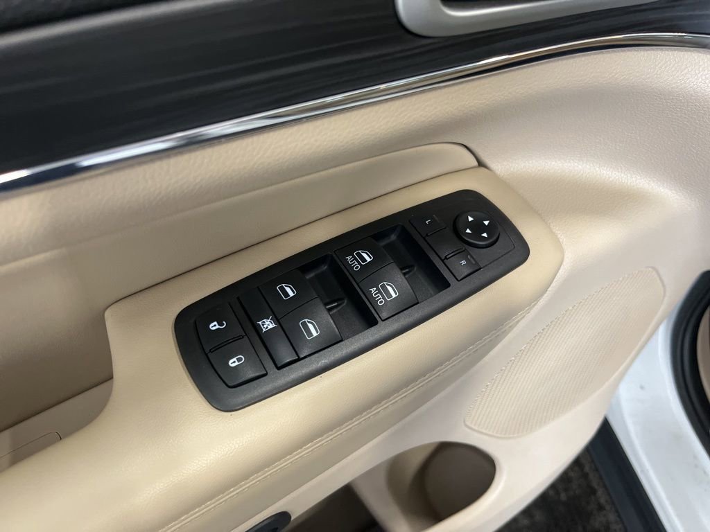 Used 2021 Jeep Grand Cherokee Limited AWD/4WD image 5