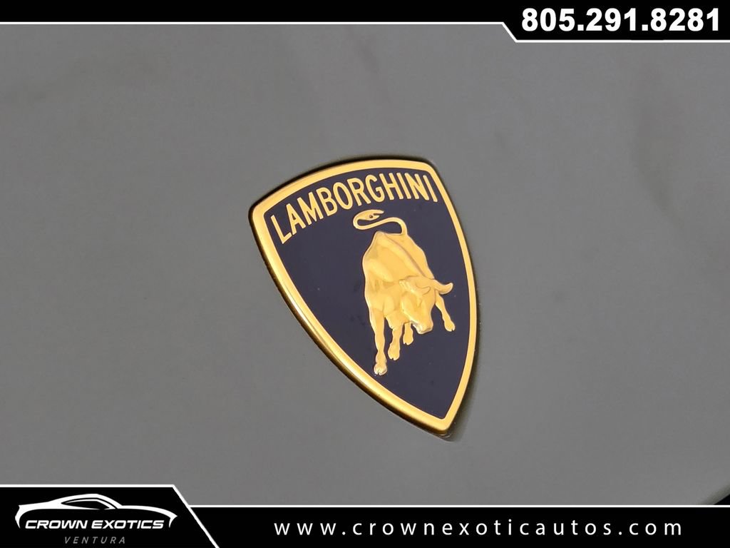 Used 2024 Lamborghini Urus Performante AWD/4WD image 10