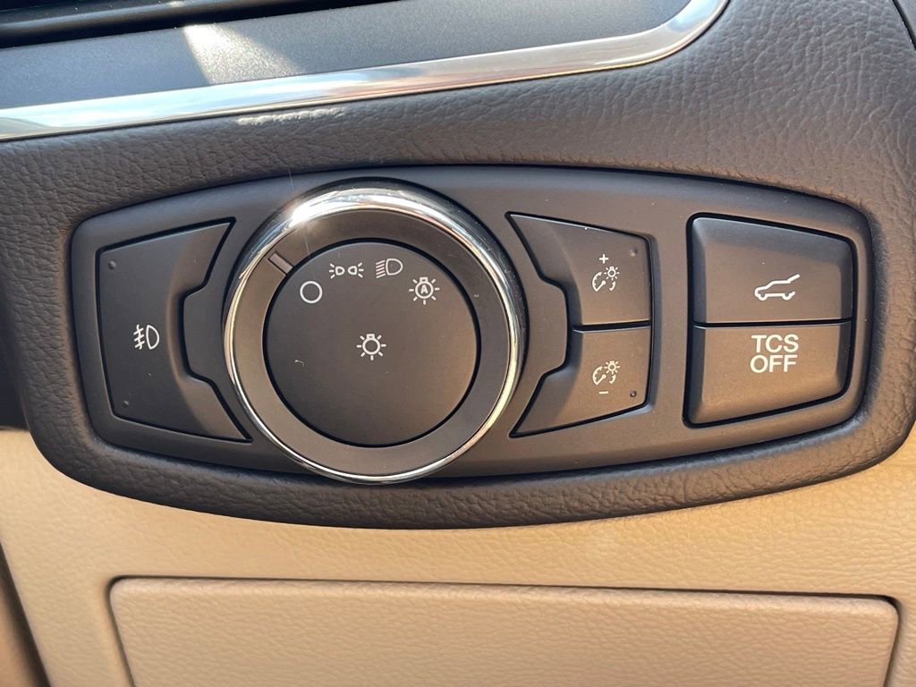 Used 2020 Ford Edge Titanium image 17
