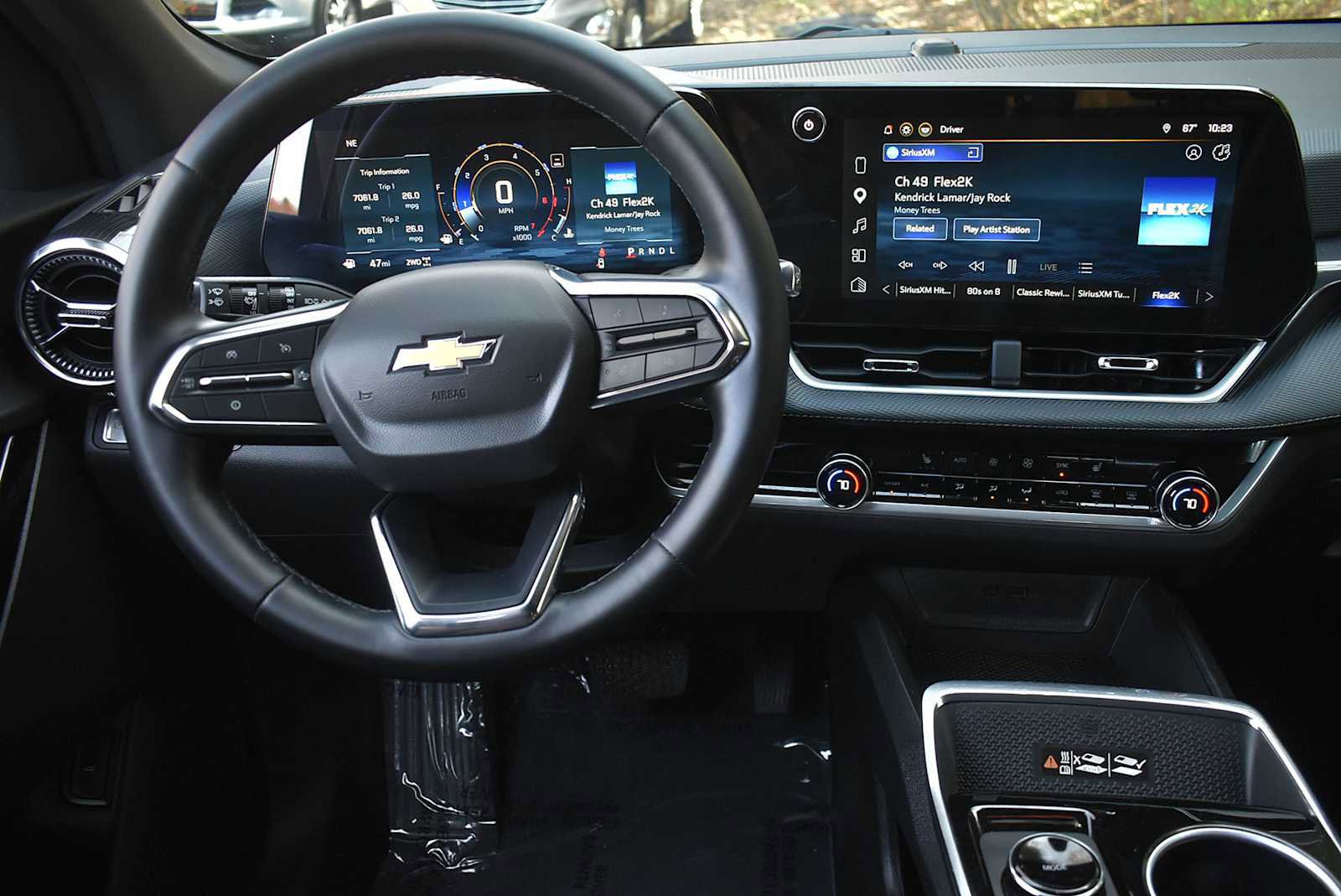 Used 2026 Chevrolet Equinox LT w/ Convenience Package II AWD/4WD image 12