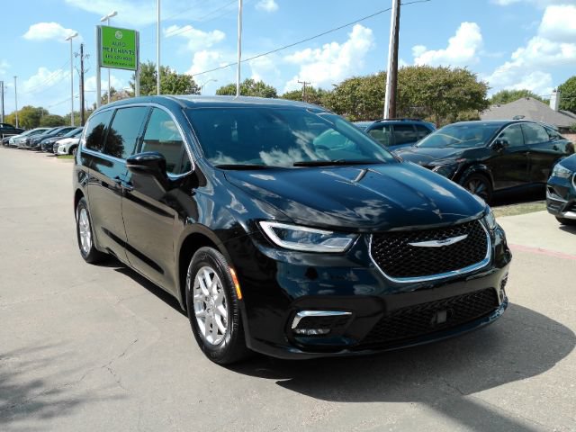 Used 2026 Chrysler Pacifica Select FWD image 4