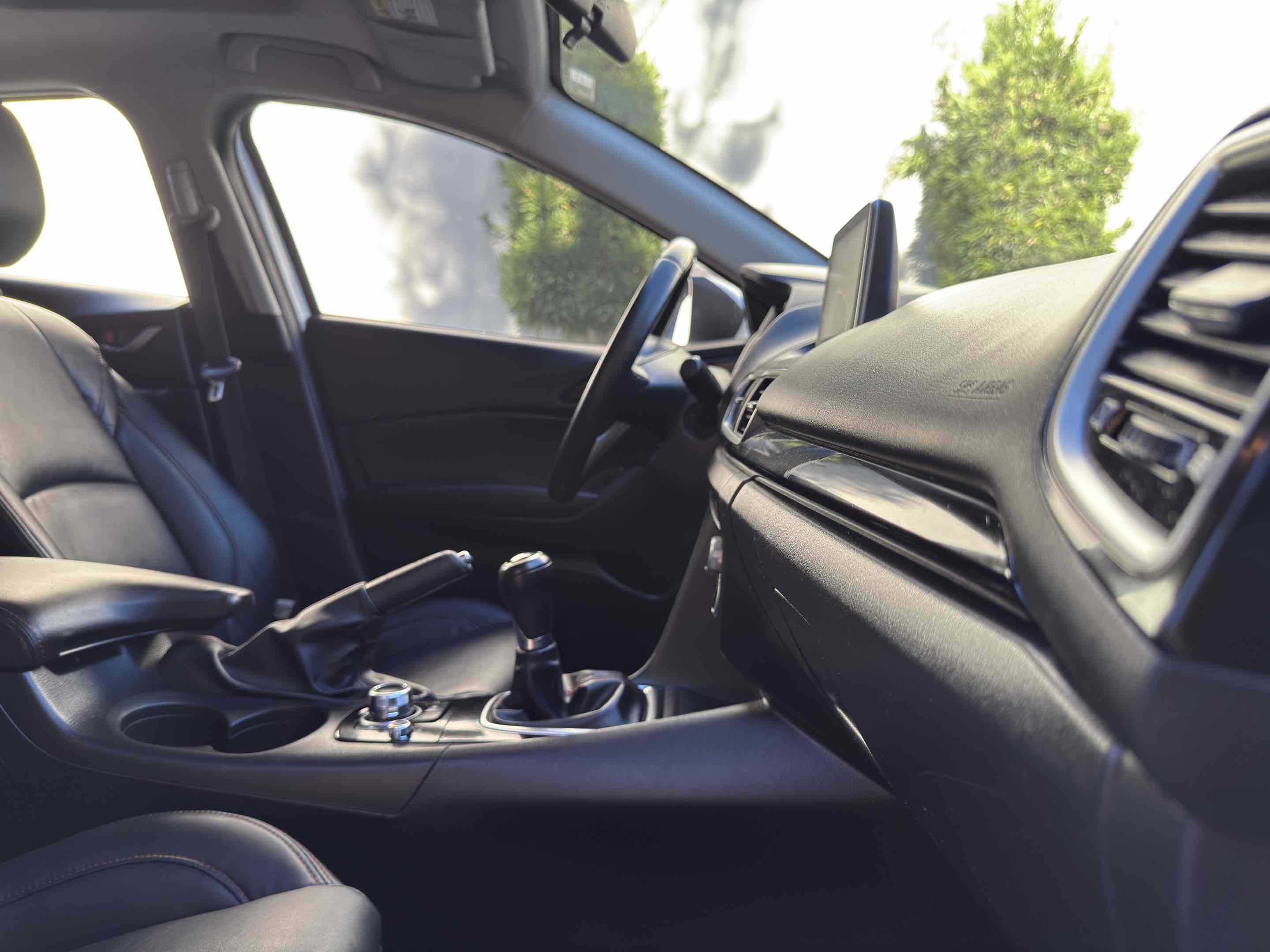 Used 2015 MAZDA MAZDA3 i Grand Touring image 49