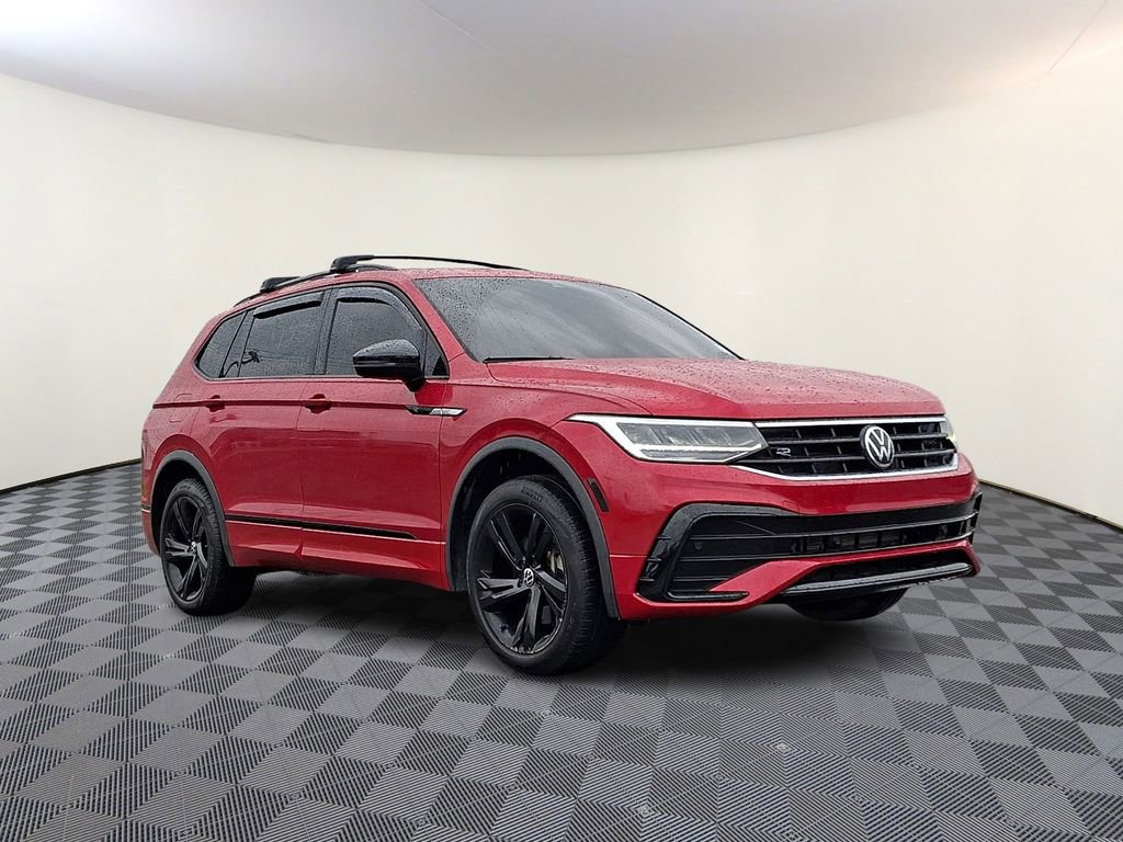 Used 2024 Volkswagen Tiguan SE R-Line AWD/4WD image 1