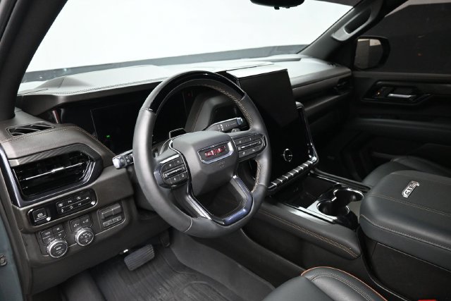 Used 2026 GMC Yukon XL AT4 w/ AT4 Premium Plus Package AWD/4WD image 18