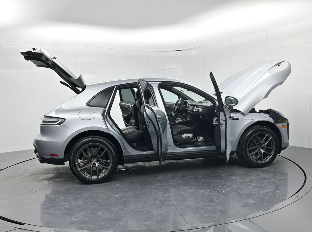 Used 2024 Porsche Macan Turbo AWD/4WD image 77