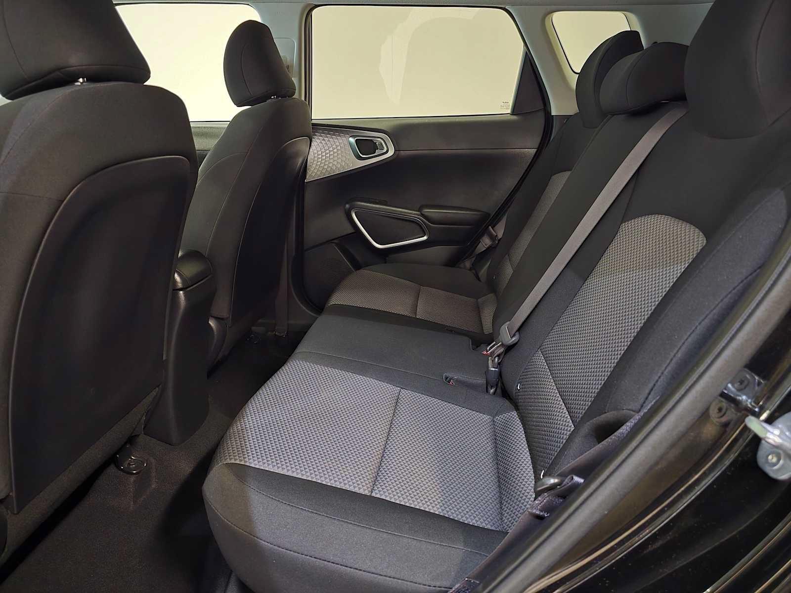 Used 2023 Kia Soul LX w/ LX Technology Package FWD image 22